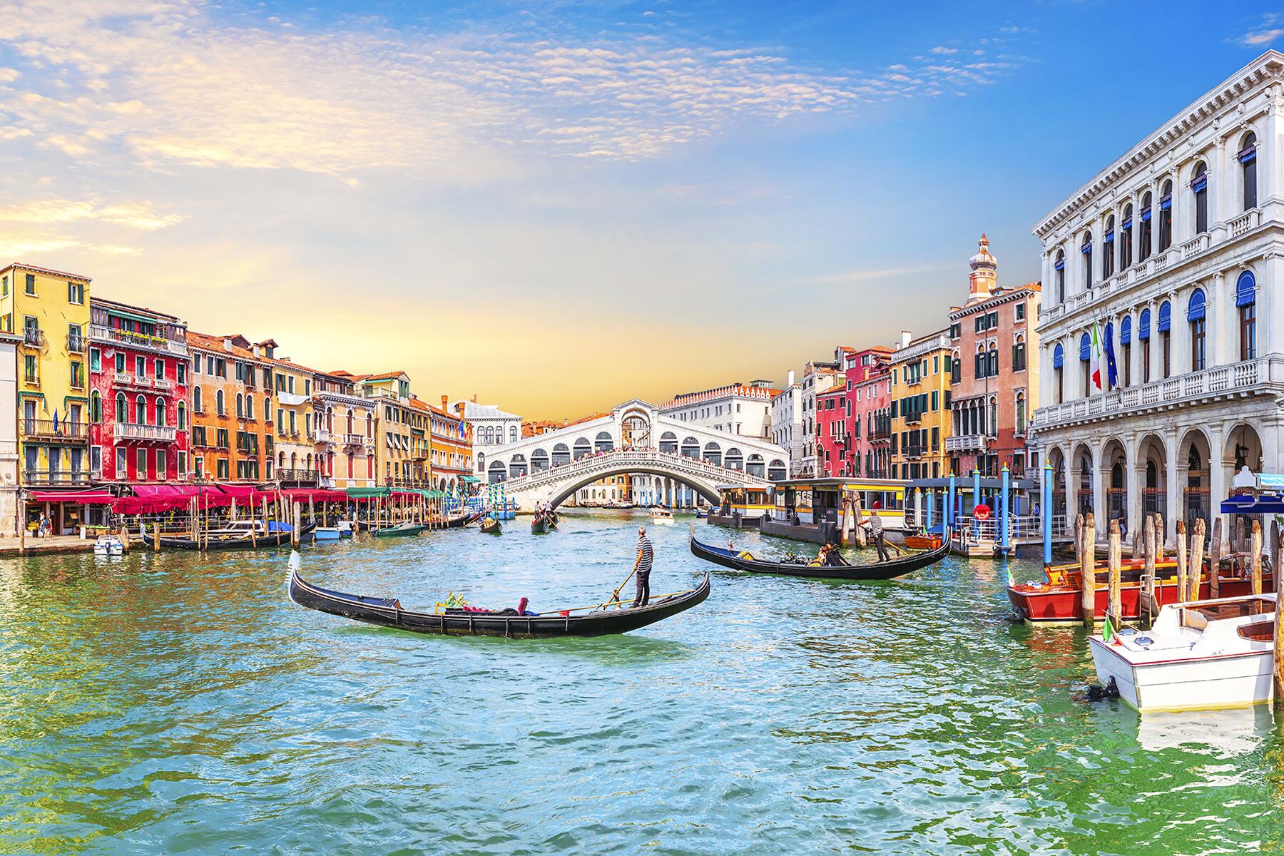 How Do You Use Public Transportation in Venice?